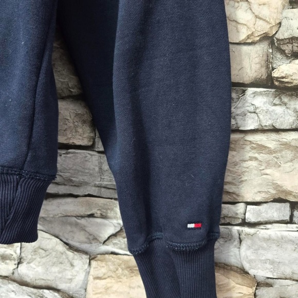 Tommy Hilfiger Sweatshirt M Navy Pullover Crewneck Logo Fleece Casual EUC Unisex - Picture 4 of 5